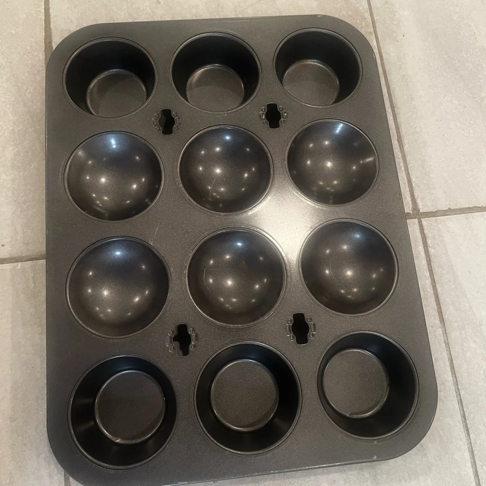 Non-Stick gray Muffin-cookies  Pan/10.5x14in